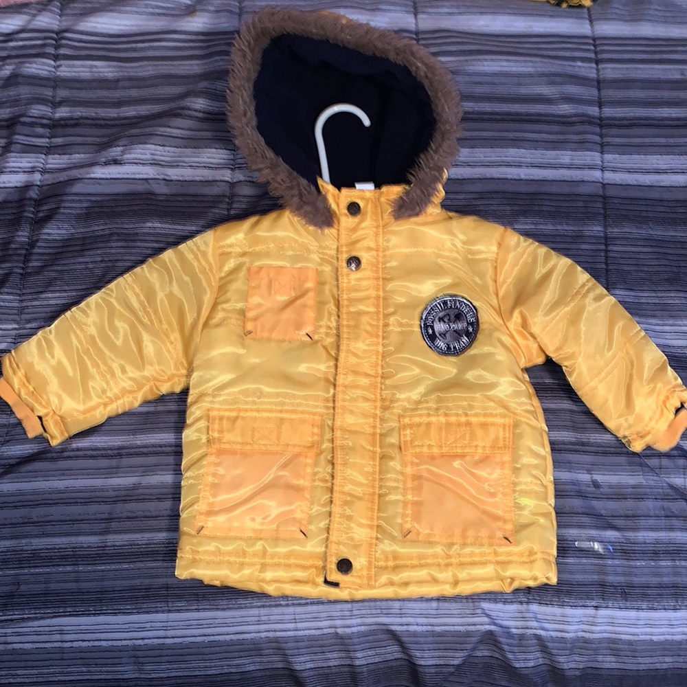 Kids yellow puffery jacket